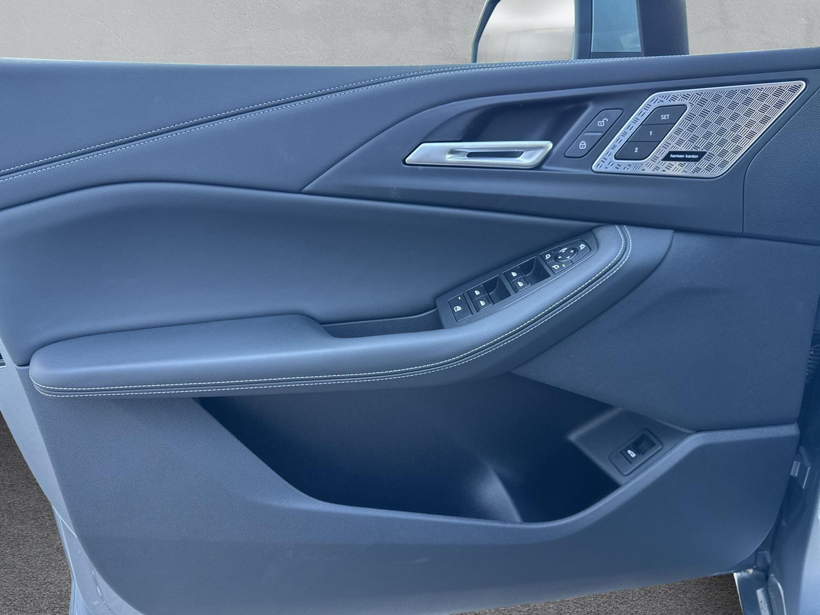 BMW 223i Active Tourer U06 (CH) đ-image-16