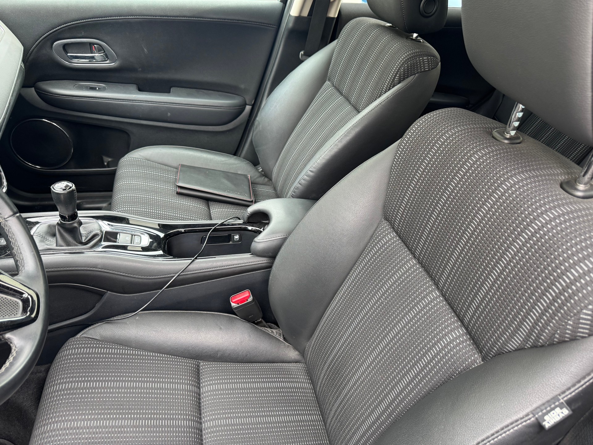 HONDA HR-V 1.5i-VTEC Elegance-image-13