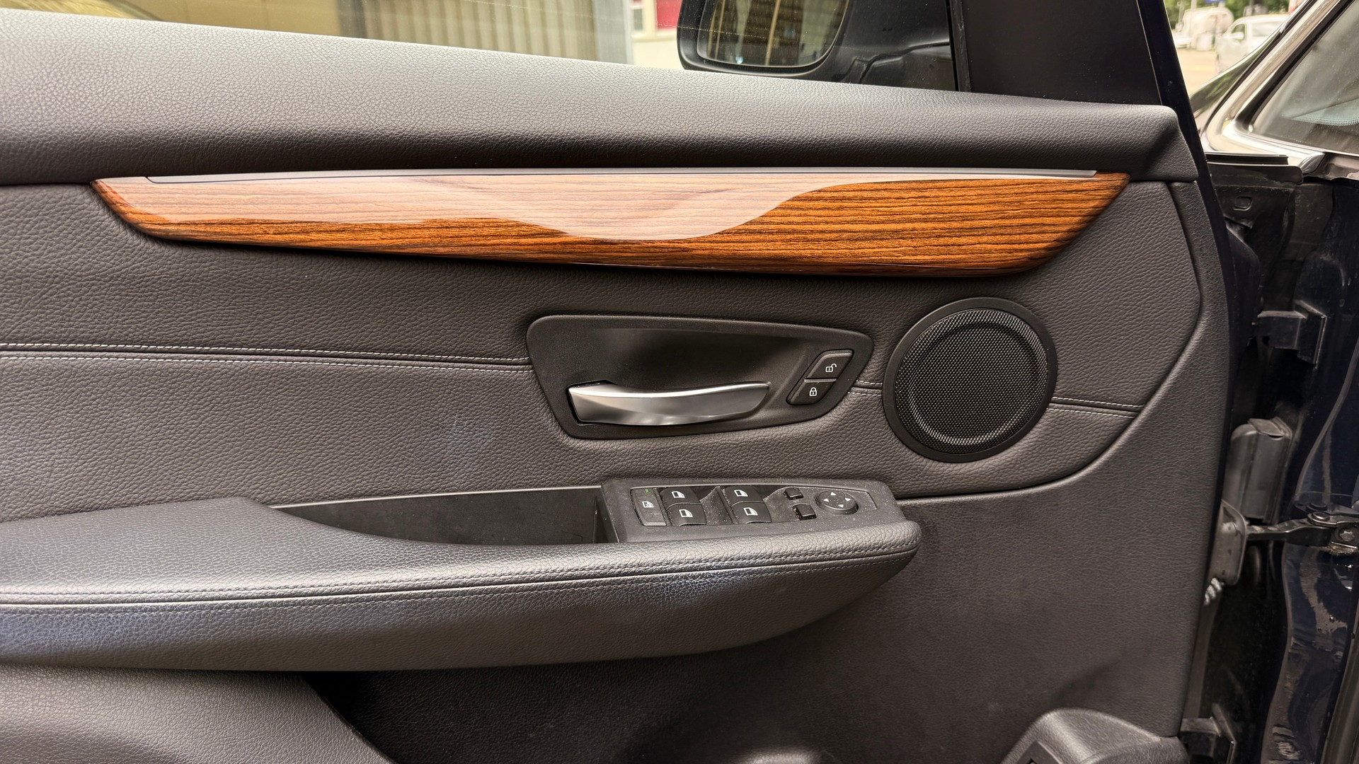BMW 218i Active Tourer Steptronic-image-10