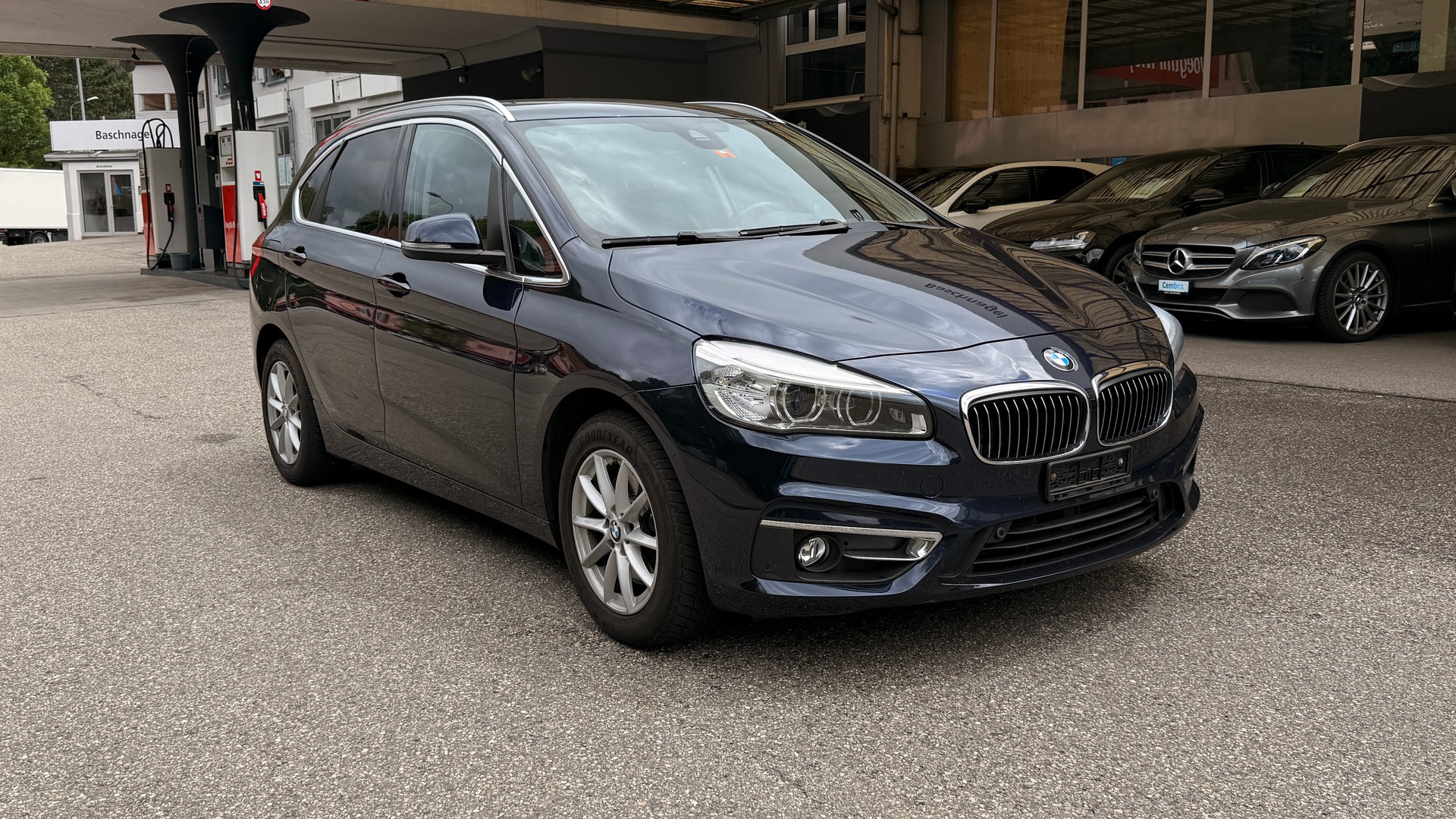 BMW 218i Active Tourer Steptronic-showroom-element-2