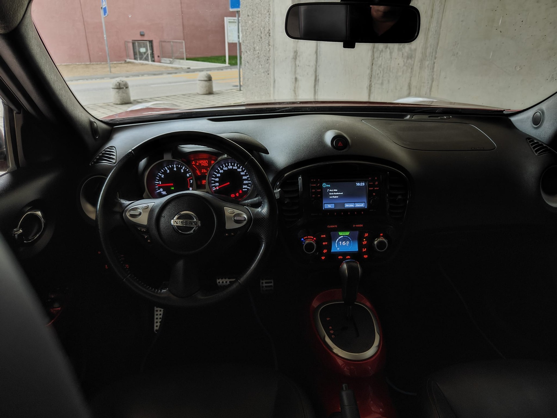 NISSAN 1.6 DIG-T Tekna 4x4-image-2