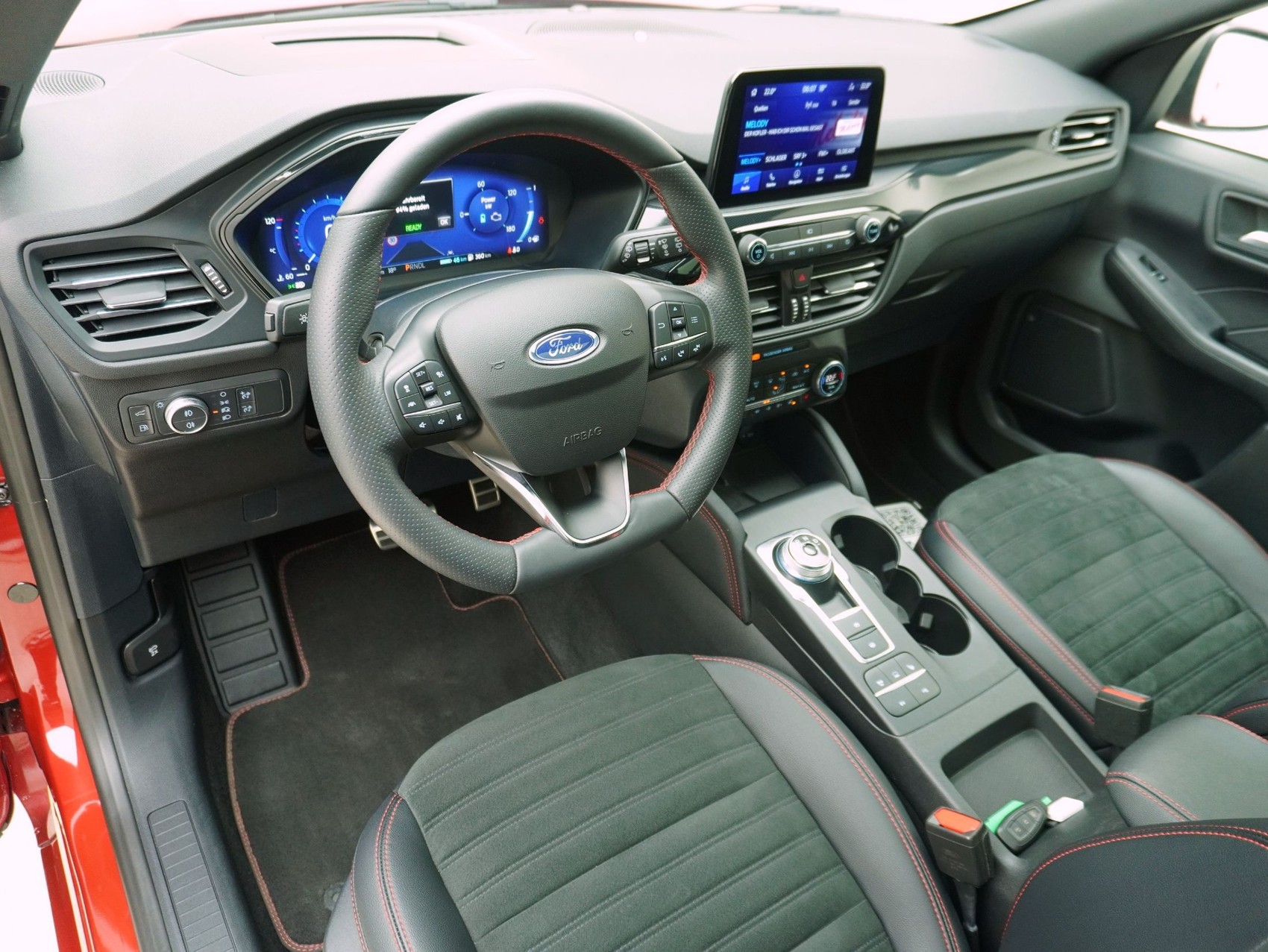FORD Kuga 2.5 Plug-in Hybrid ST-Line X-image-11