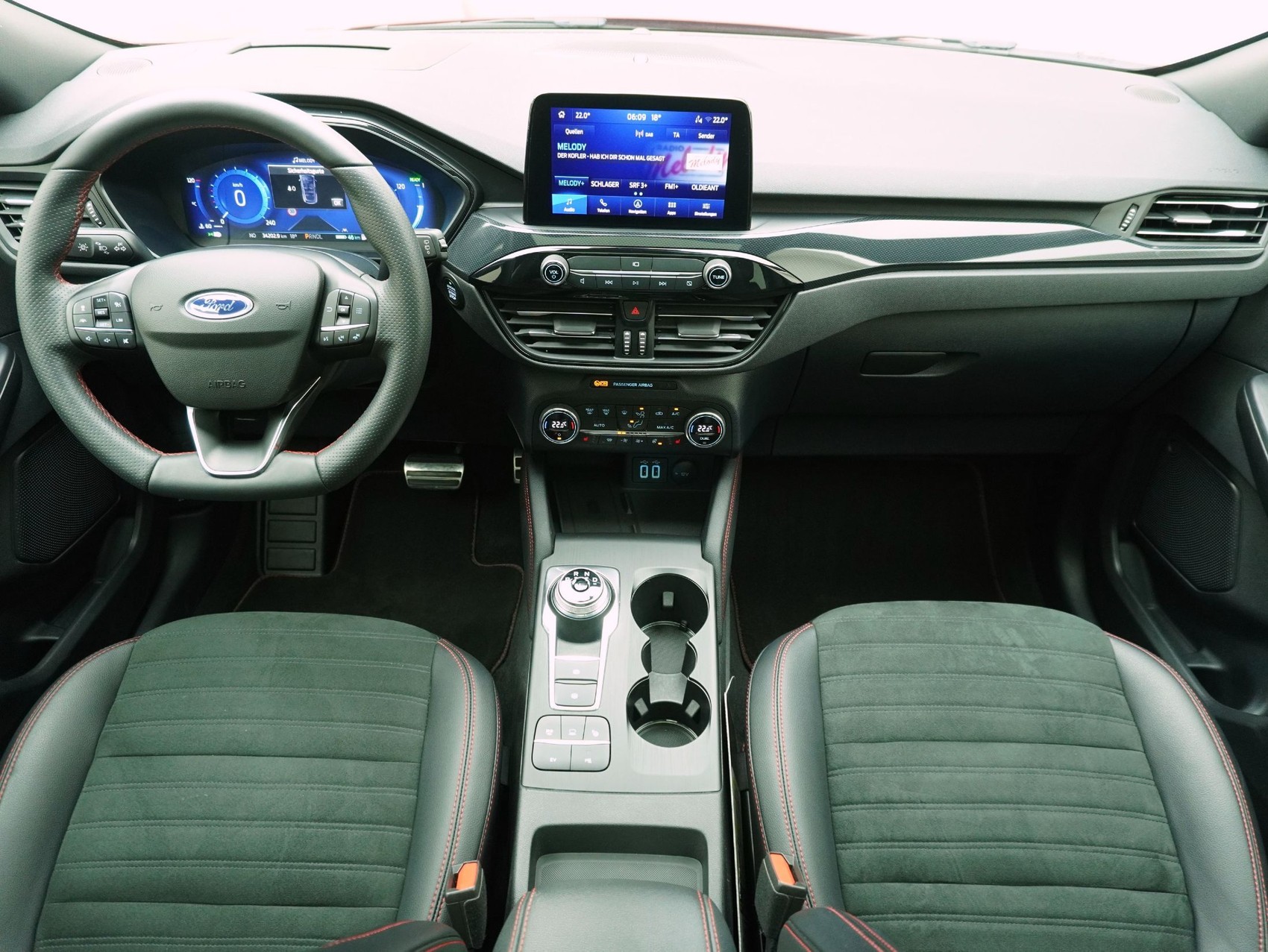 FORD Kuga 2.5 Plug-in Hybrid ST-Line X-image-16
