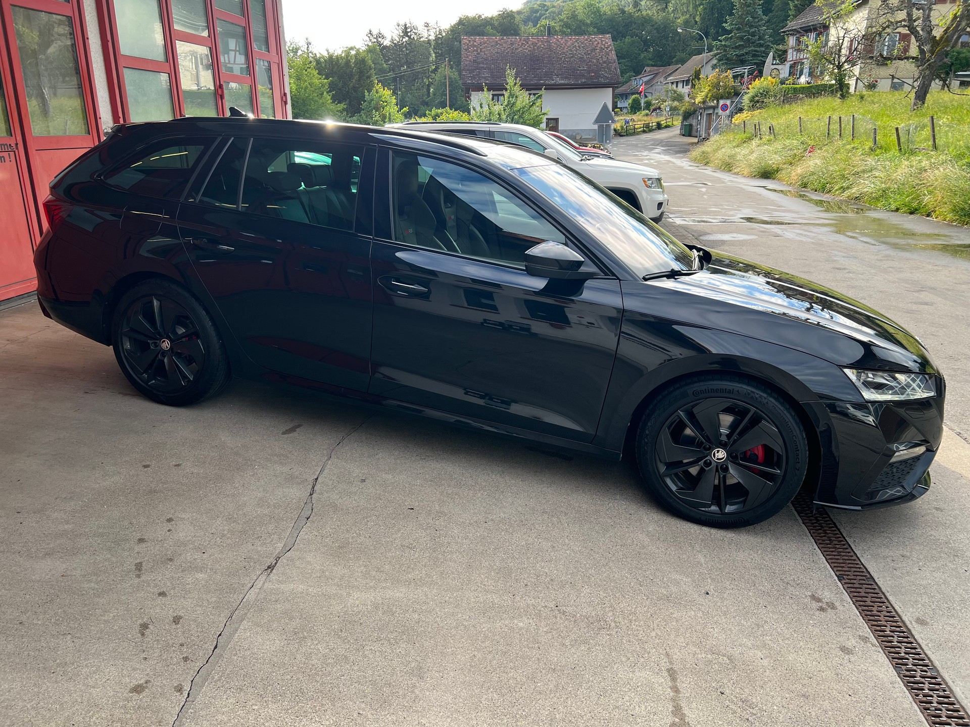 SKODA Octavia Combi 2.0 TDI DSG RS 4x4 // HUD // Pano // Standheizung // AHK // Massagesitz-image-7