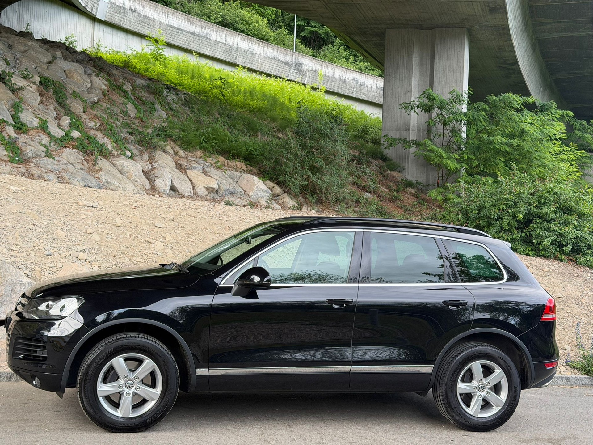 VW Touareg 3.0 TDI BlueMotion Technology Tiptronic-image-2