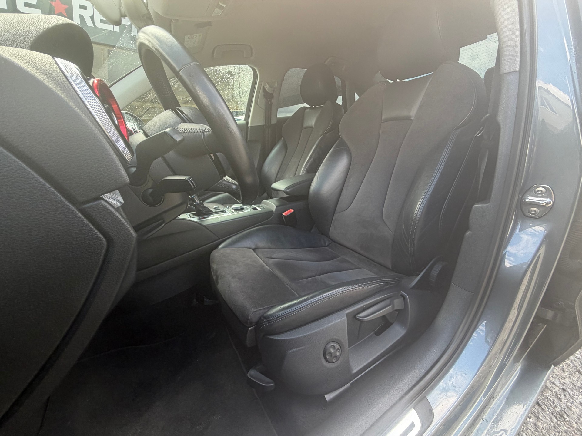 AUDI A3 Limousine 1.4 TFSI Ambition S-tronic-image-13