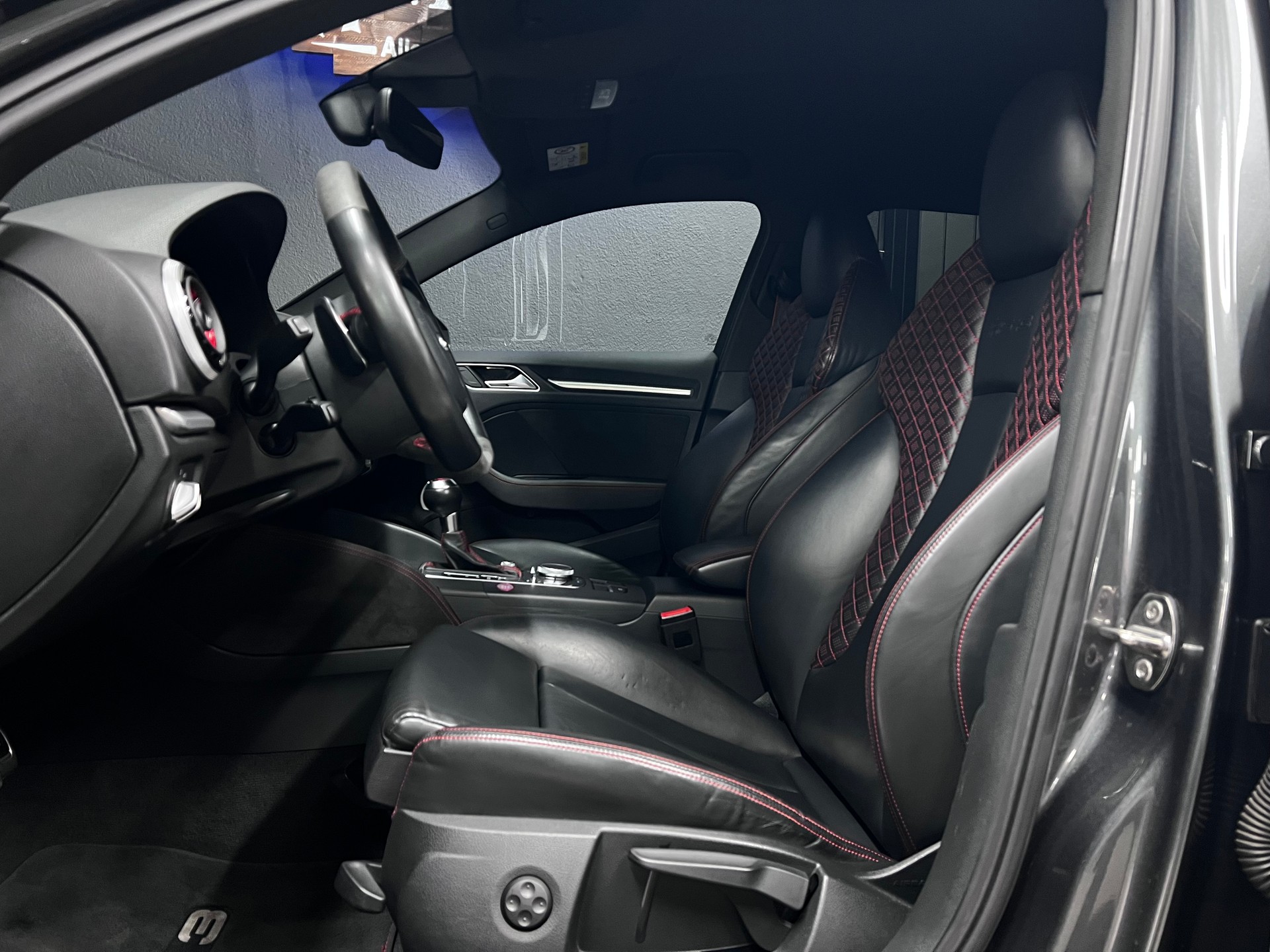 AUDI RS3 2.5 TSI quattro S-tronic-image-8