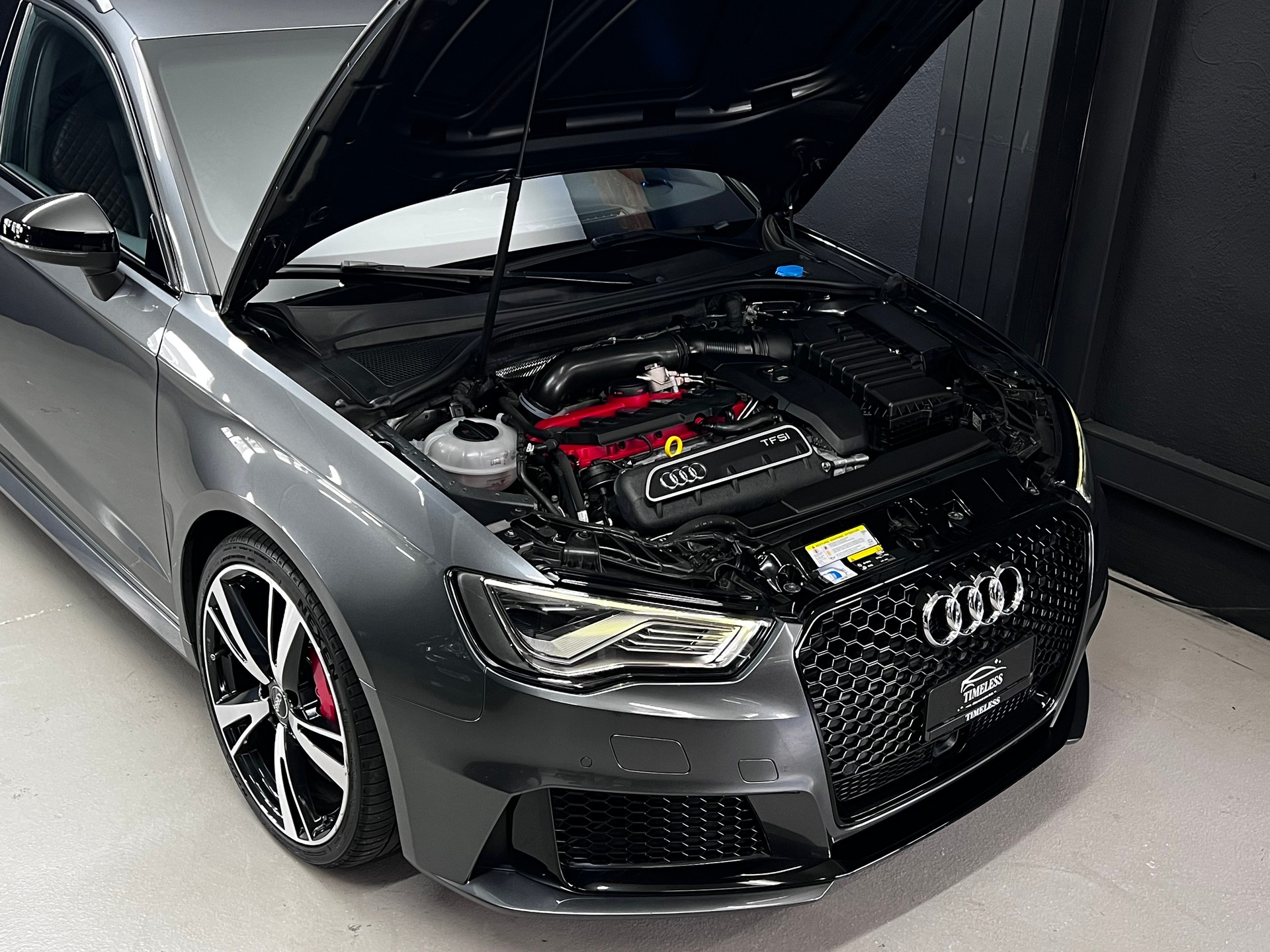 AUDI RS3 2.5 TSI quattro S-tronic-image-2