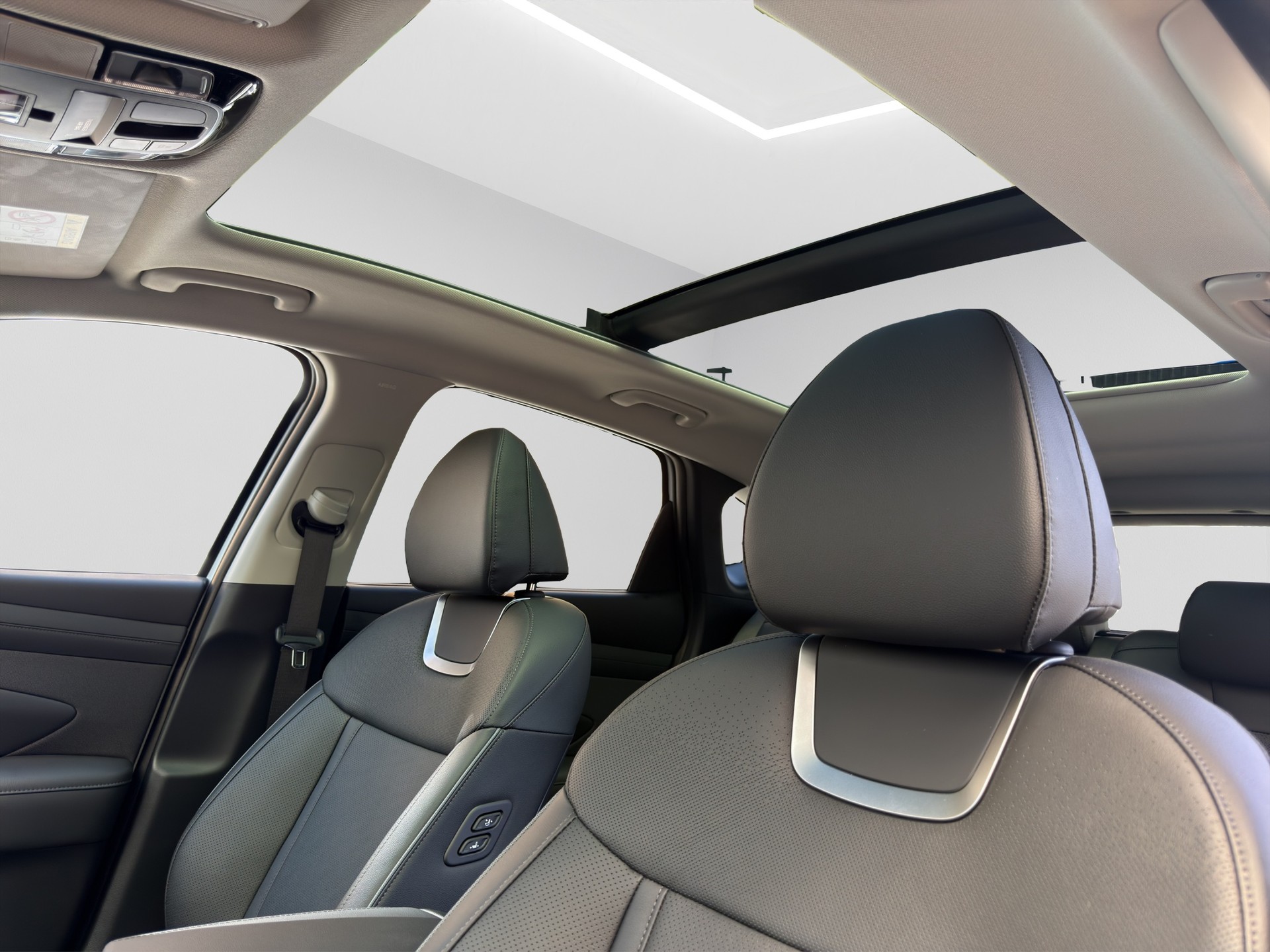 HYUNDAI Tucson 1.6 TGDI HEV Vertex Swiss Edition 4WD-image-20