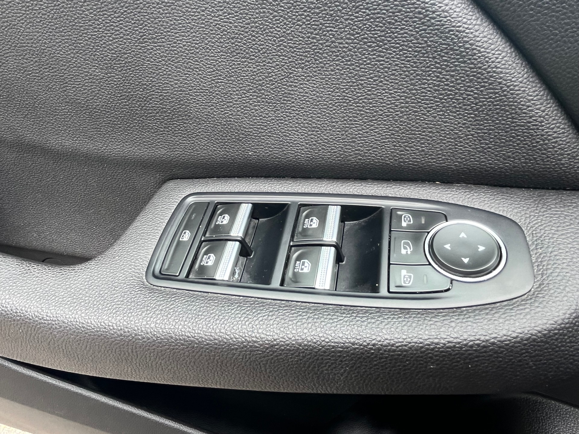 RENAULT Clio 1.0 Intens+++FRISCH AB MFK+++-image-13