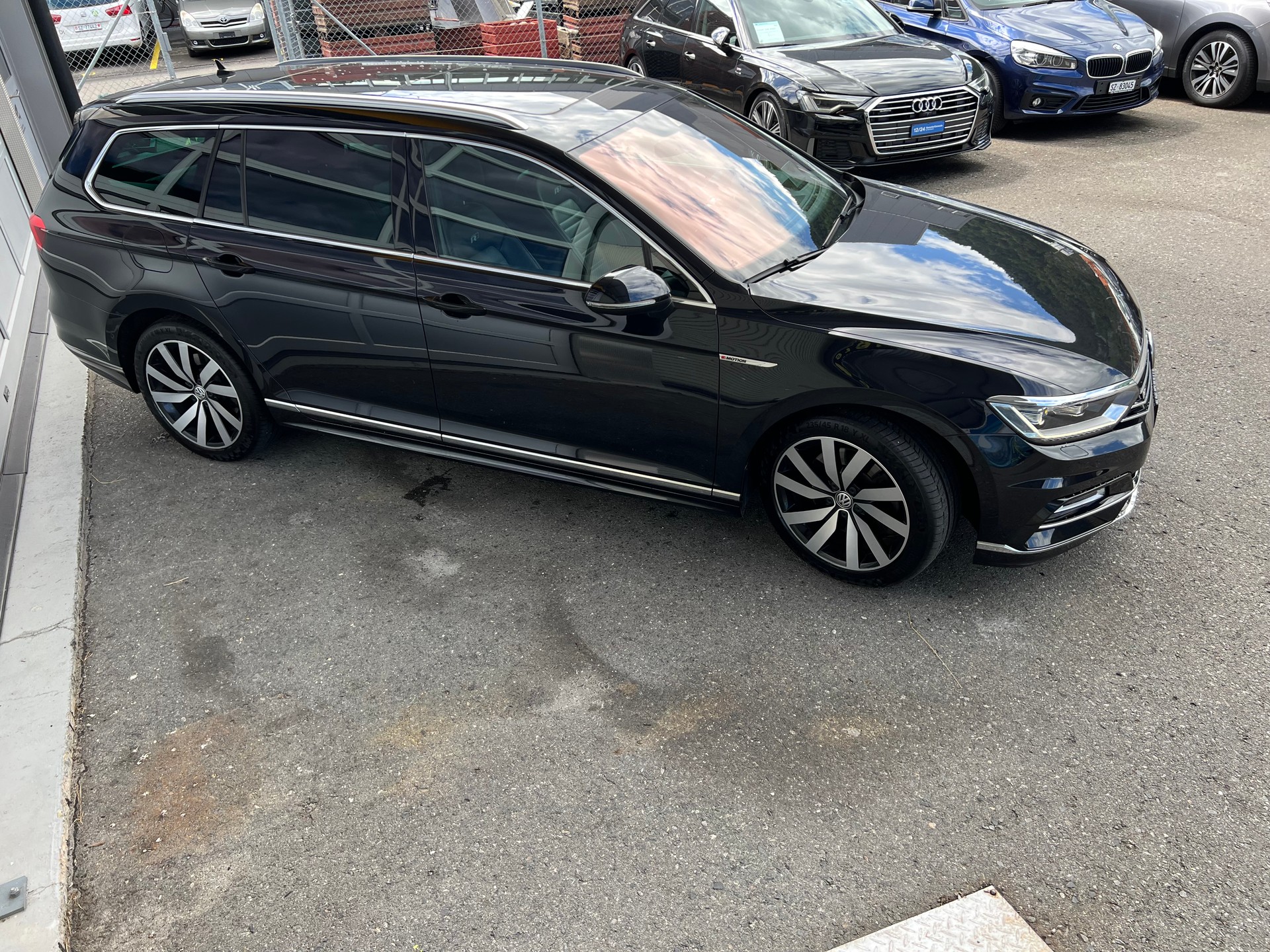 VW Passat Variant 2.0 TSI R-Line Highline 4x4 DSG PS 280 *** Leder * Head-Up Display * AHK 2200 kg.* 1 Jahr Garantie möglich **-image-3