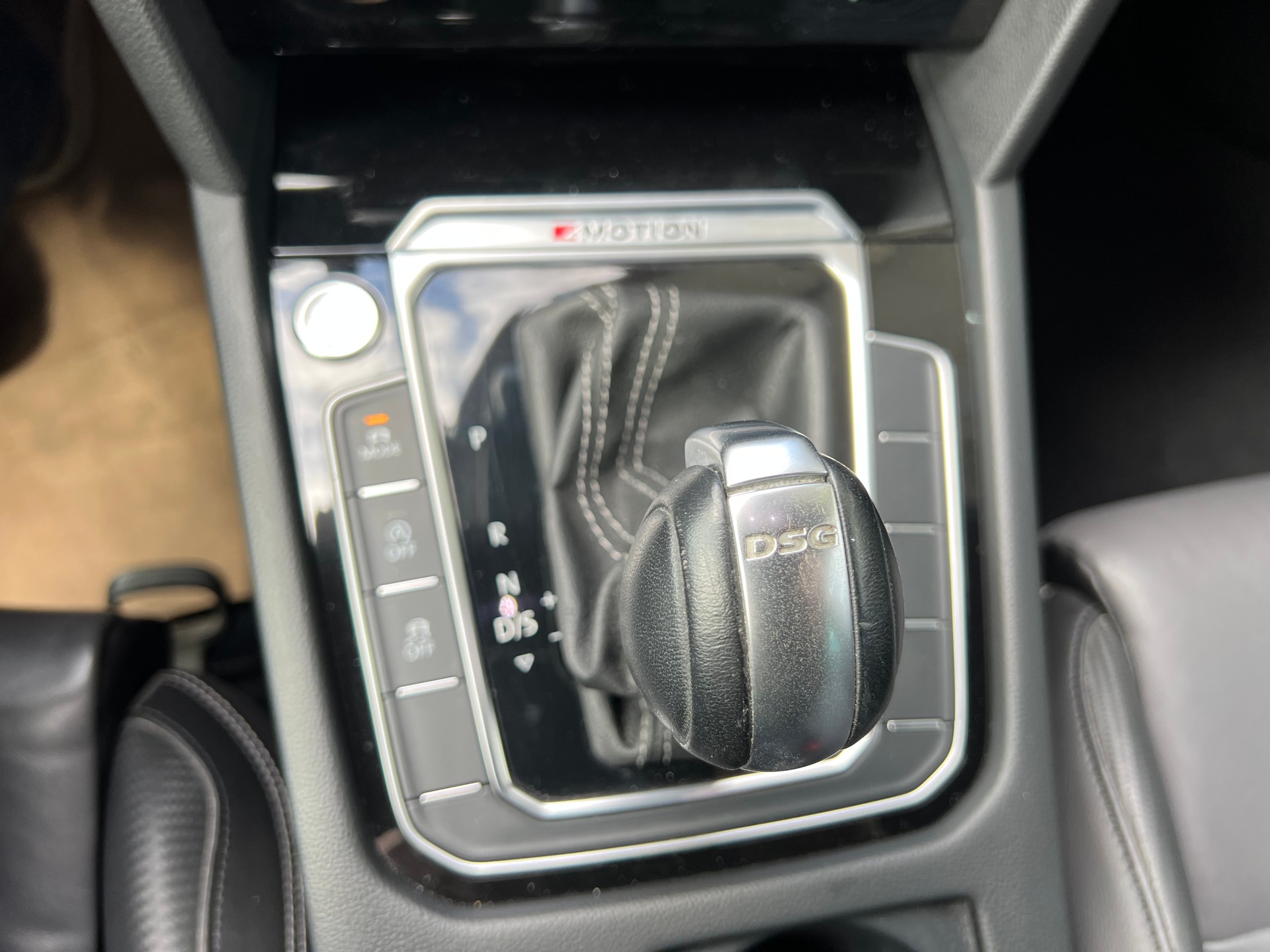 VW Passat Variant 2.0 TSI R-Line Highline 4x4 DSG PS 280 *** Leder * Head-Up Display * AHK 2200 kg.* 1 Jahr Garantie möglich **-image-19