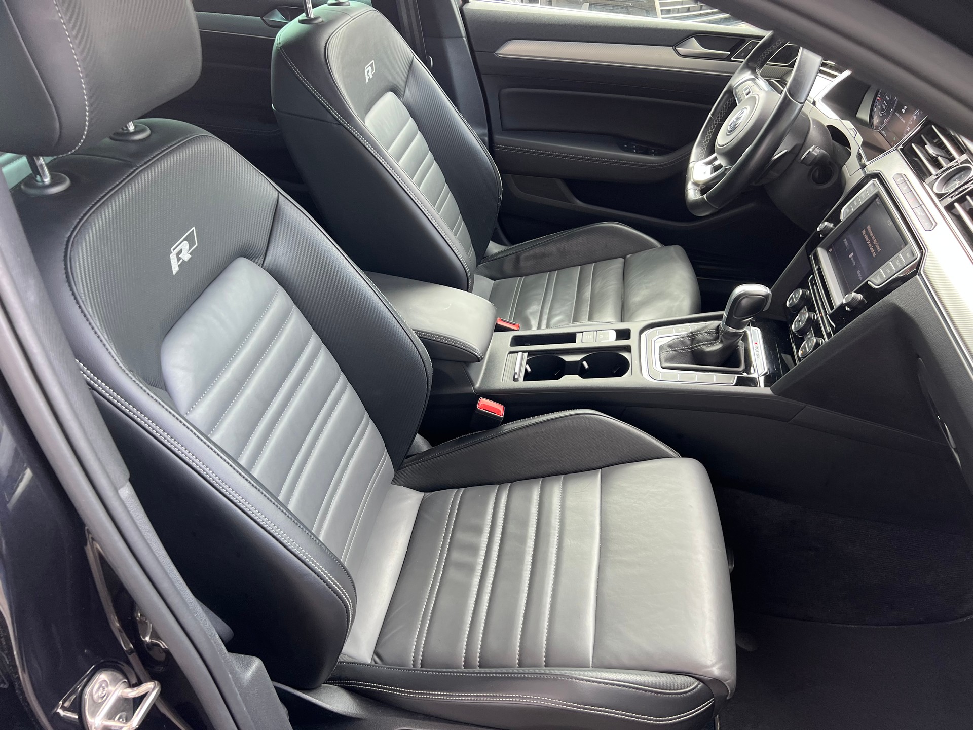 VW Passat Variant 2.0 TSI R-Line Highline 4x4 DSG PS 280 *** Leder * Head-Up Display * AHK 2200 kg.* 1 Jahr Garantie möglich **-image-11