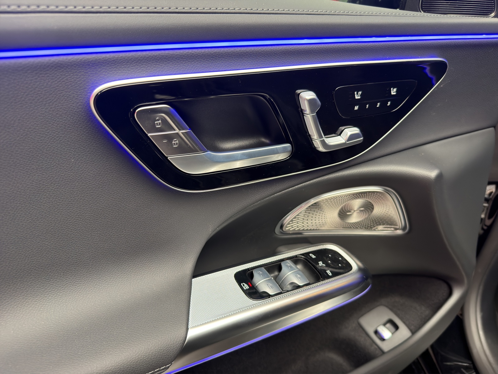 MERCEDES-BENZ E 220 d 4MATIC T-Modell "Swiss Star"-image-12