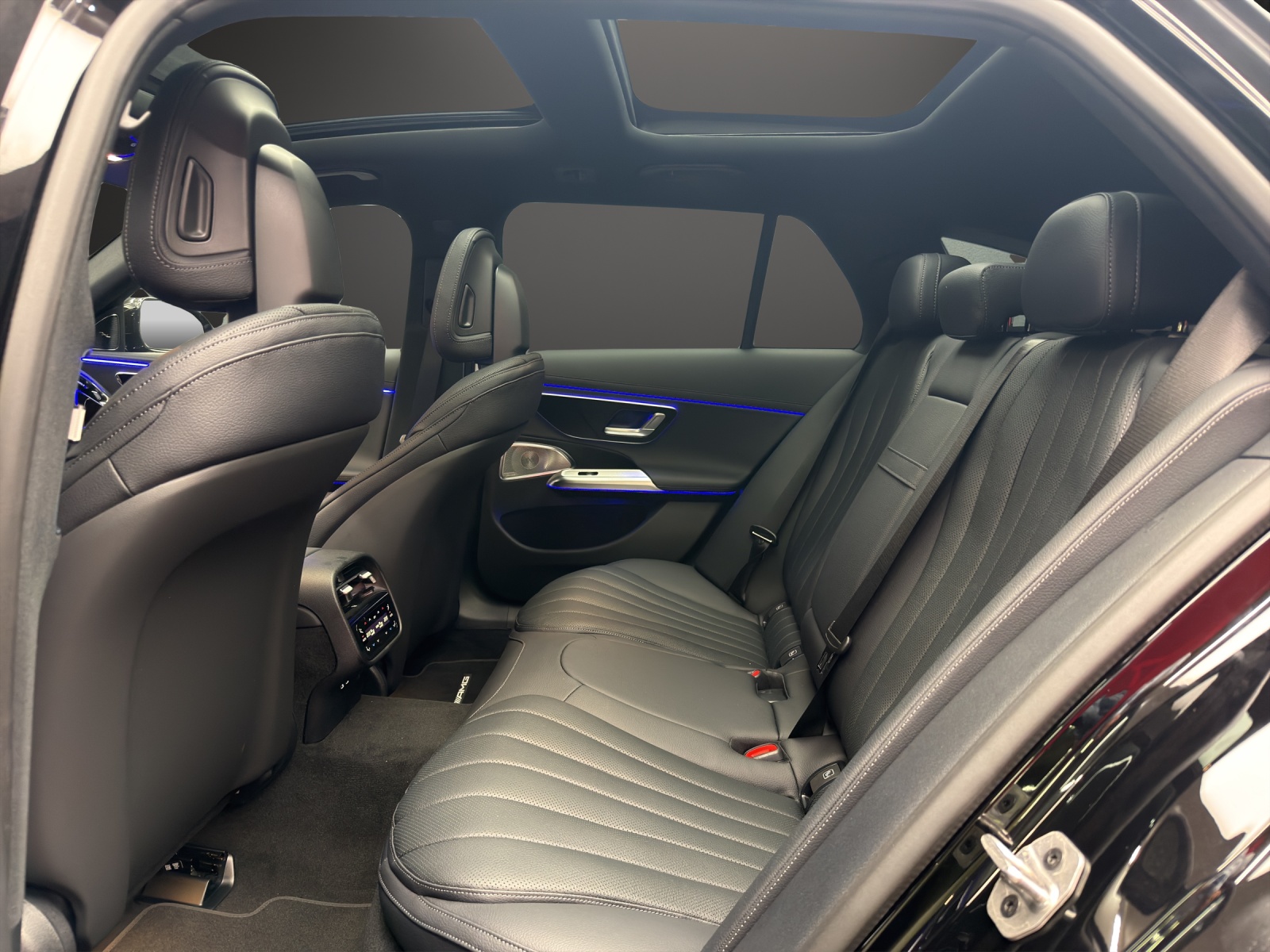 MERCEDES-BENZ E 220 d 4MATIC T-Modell "Swiss Star"-image-10