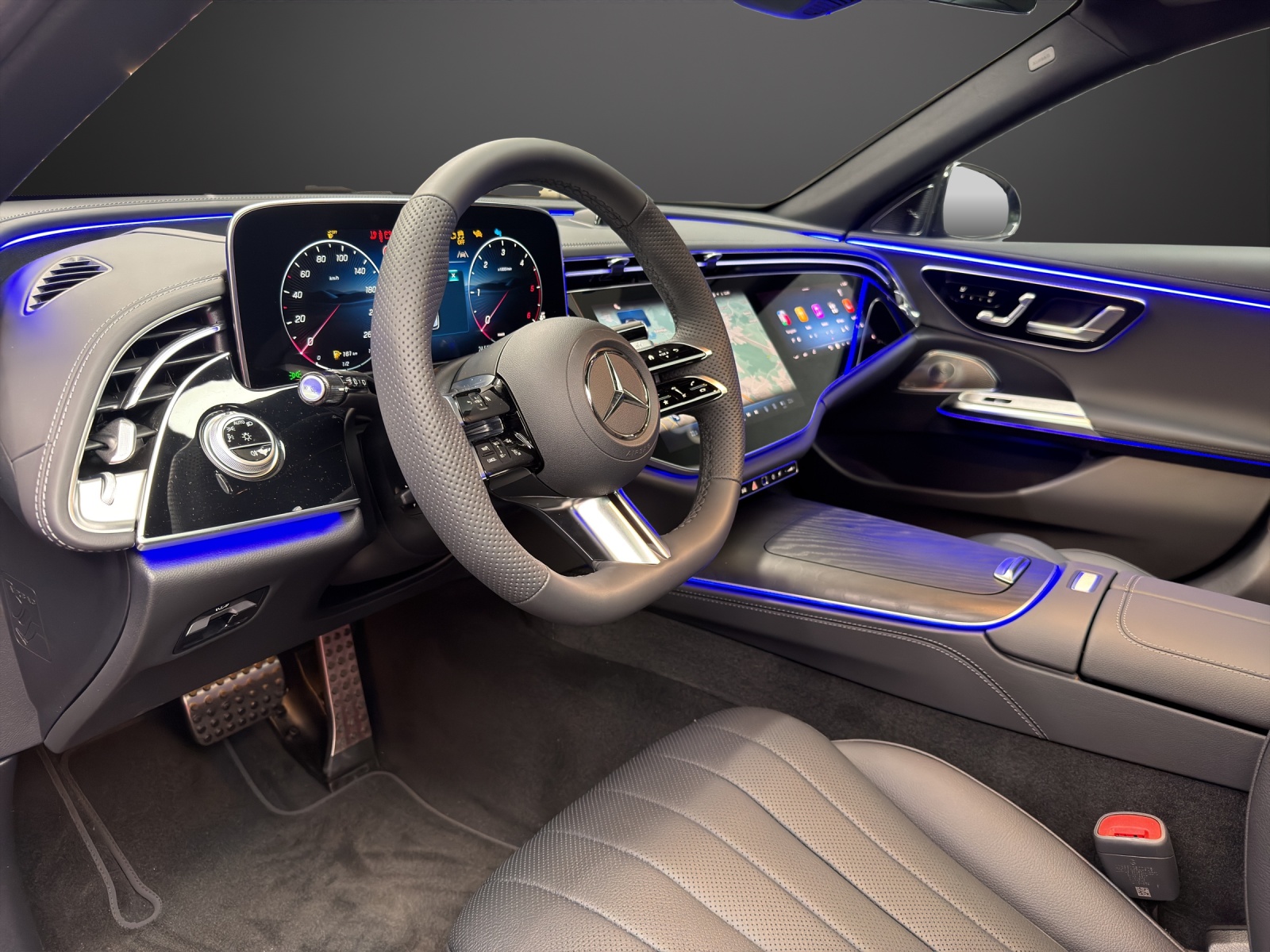 MERCEDES-BENZ E 220 d 4MATIC T-Modell "Swiss Star"-image-7