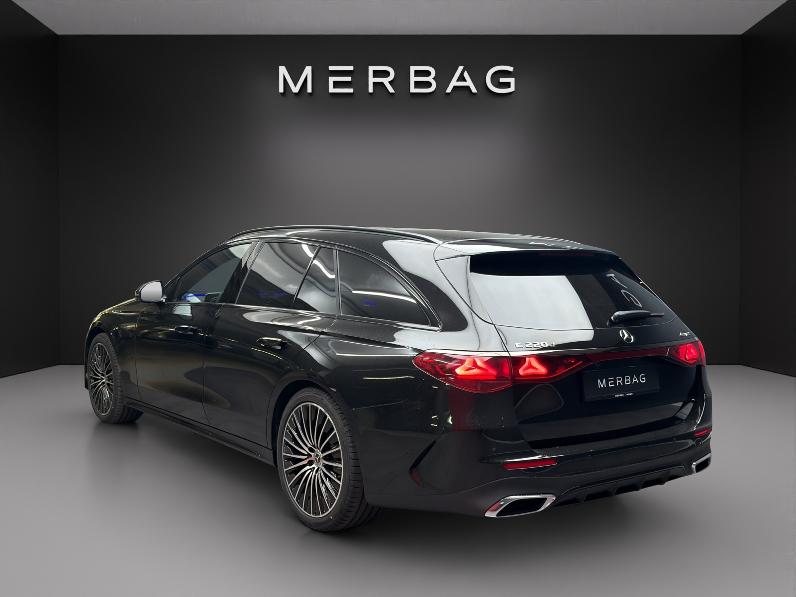 MERCEDES-BENZ E 220 d 4MATIC T-Modell "Swiss Star"-image-3