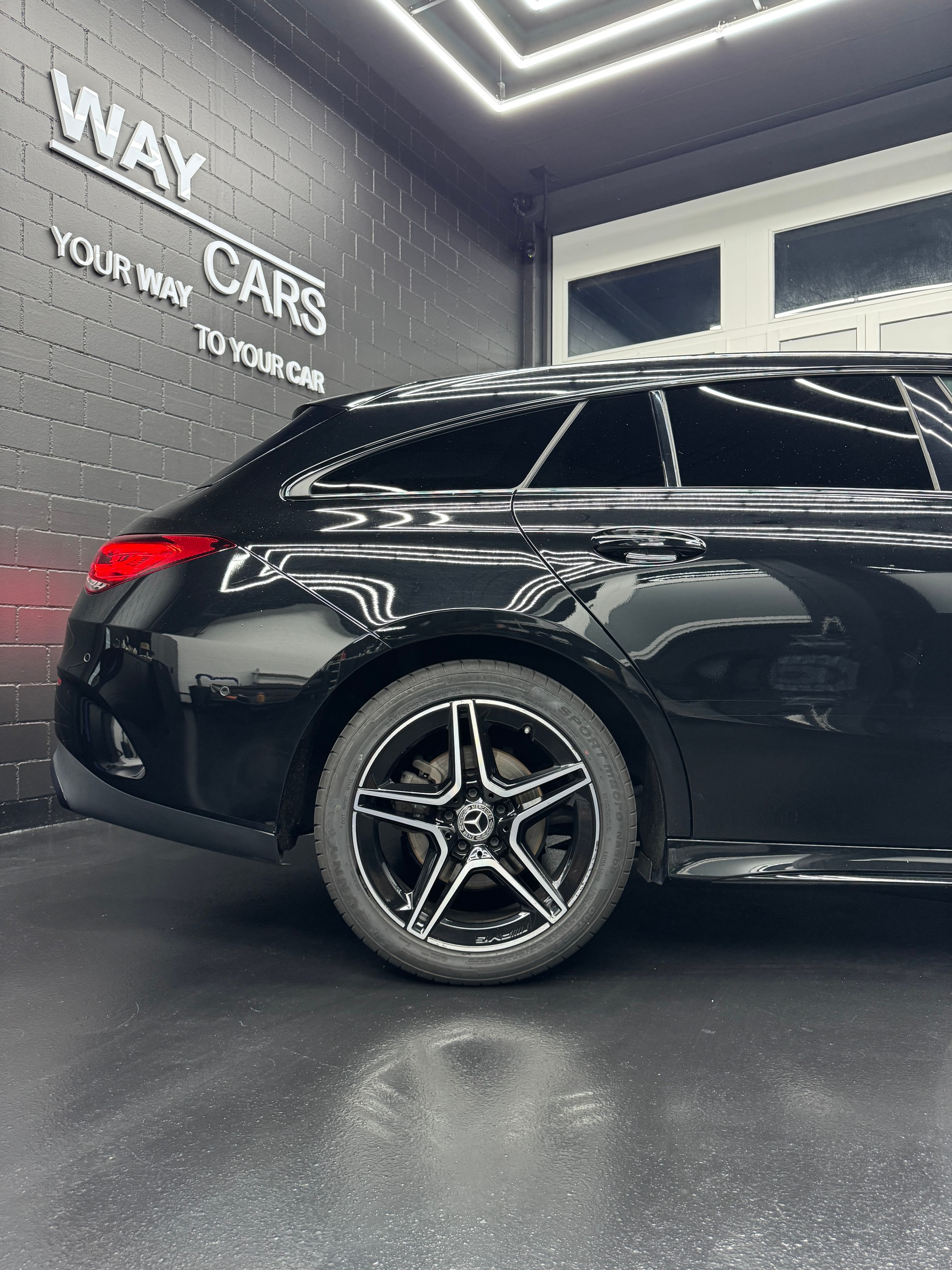 MERCEDES-BENZ CLA 200d 4matic AMG line-image-6