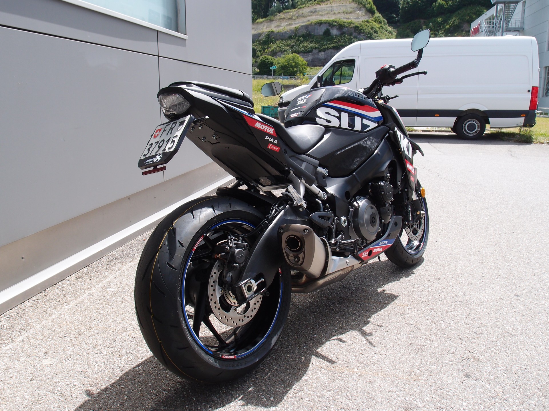 SUZUKI GSX-S 1000-image-1