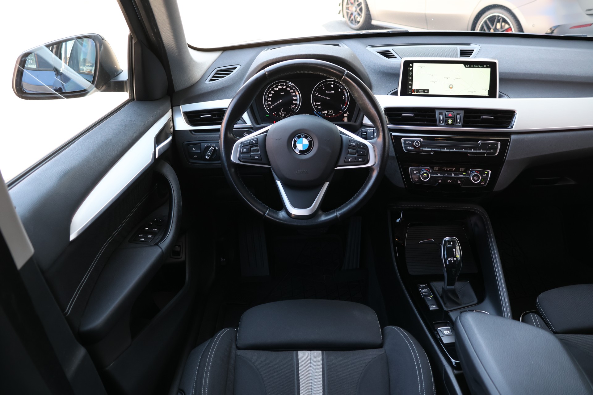 BMW X1 xDrive 18d Sport Line Steptronic (CH)-image-12