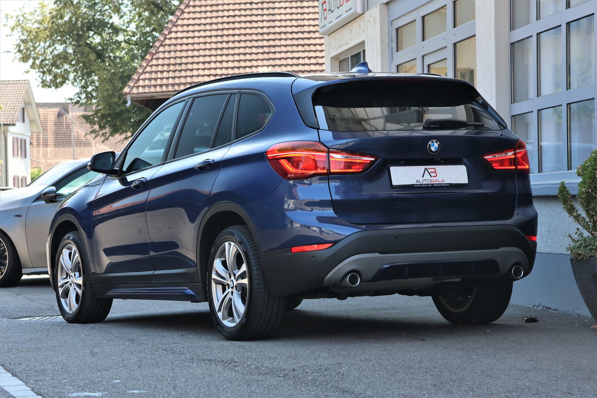 BMW X1 xDrive 18d Sport Line Steptronic (CH)-showroom-element-2