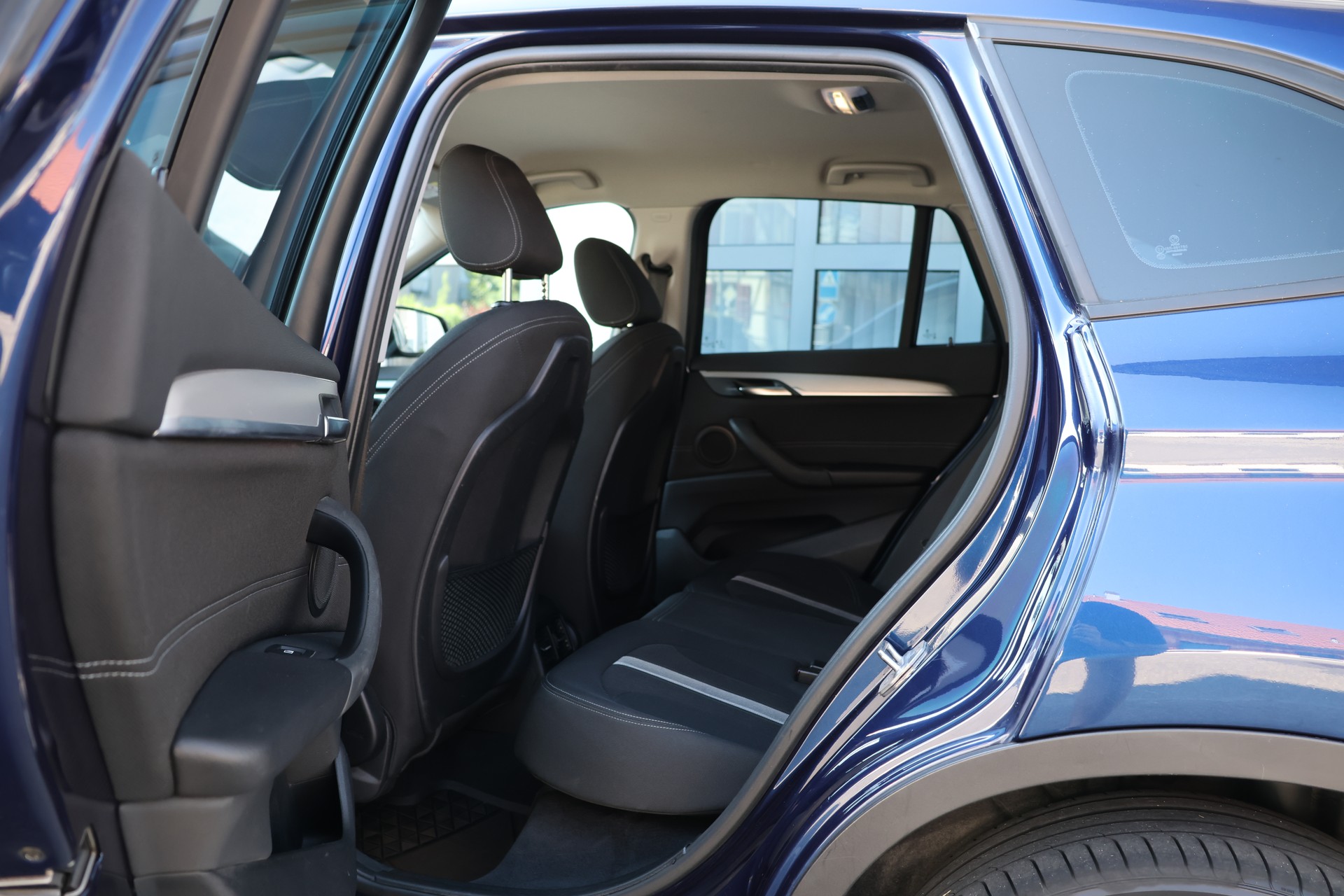 BMW X1 xDrive 18d Sport Line Steptronic (CH)-image-11