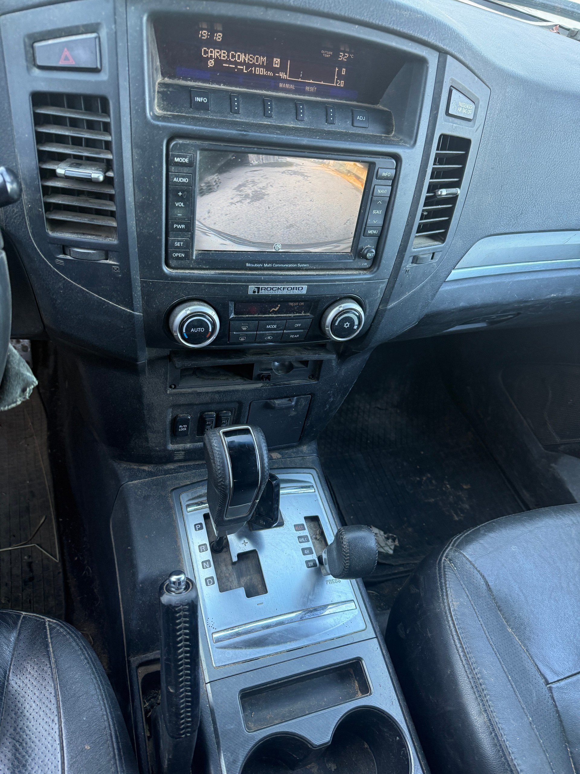 MITSUBISHI Pajero 3.8 V6 Instyle Automatic-image-5