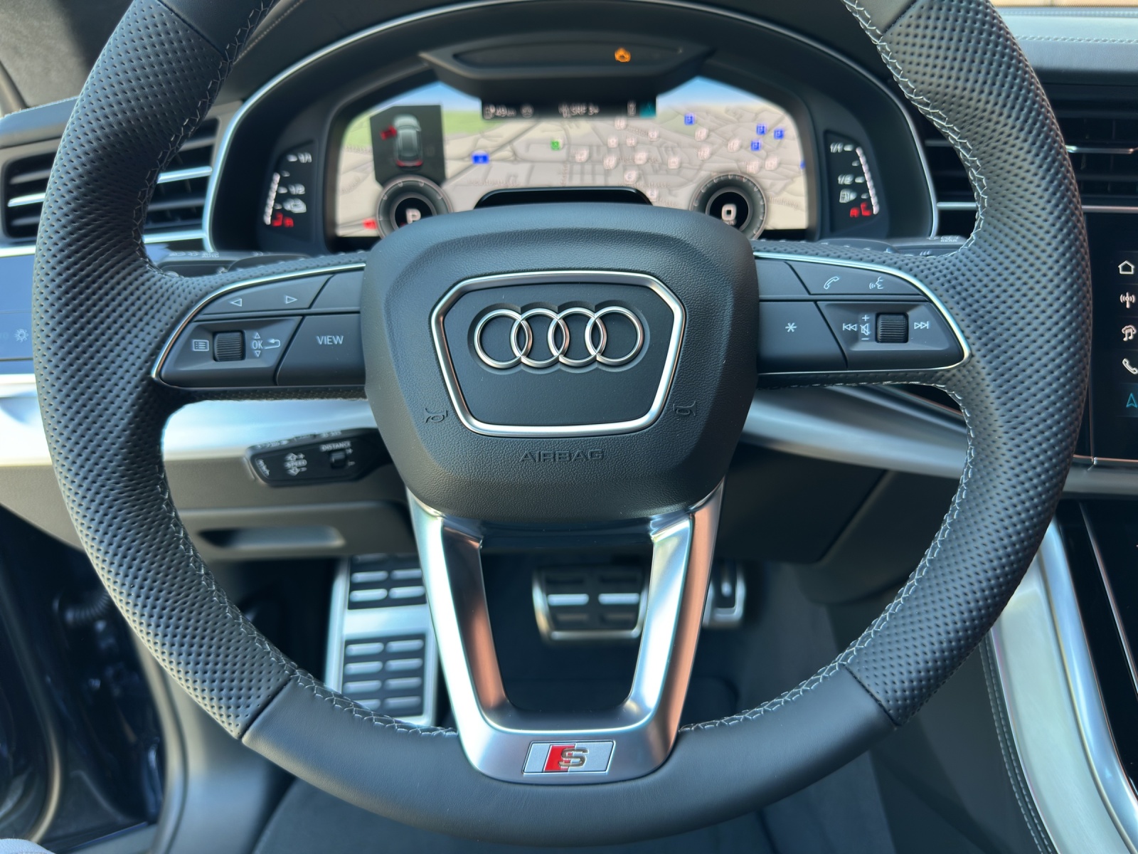 AUDI Q8 SUV TFSI e quattro 360 kW tiptronic-image-12