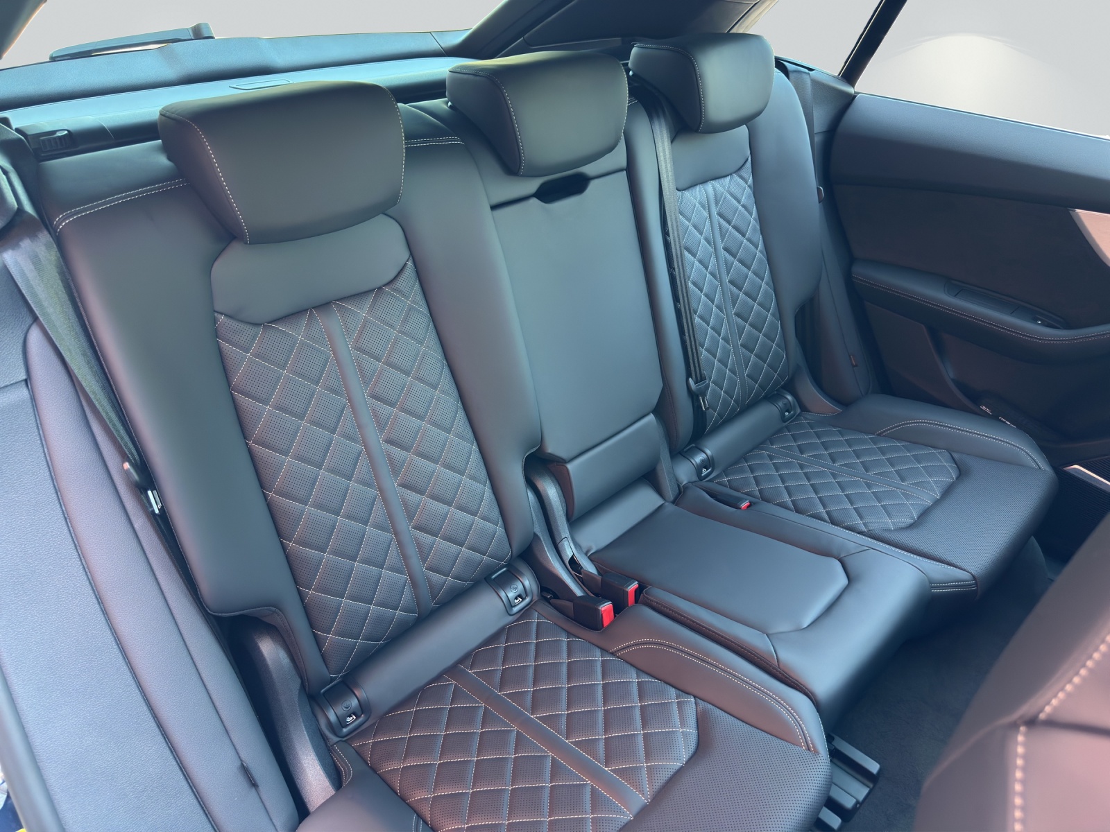 AUDI Q8 SUV TFSI e quattro 360 kW tiptronic-image-8