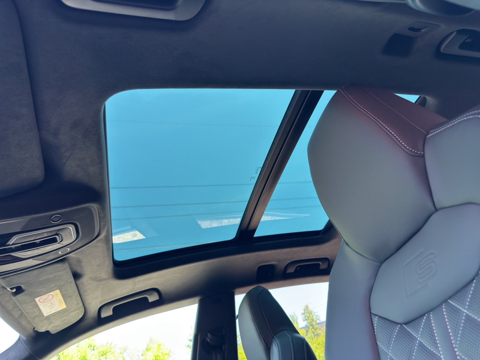 AUDI Q8 SUV TFSI e quattro 360 kW tiptronic-image-16