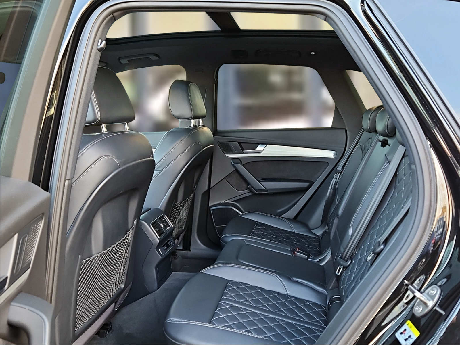 AUDI Q5 2.0 TDI sport quattro S-tronic Mythosschwarz Metallic-image-9
