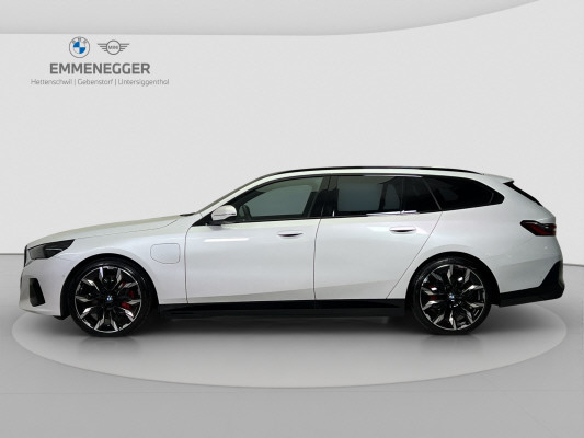 BMW 550e xDr M Sport Pro Tour-image-1