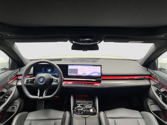 BMW 550e xDr M Sport Pro Tour-image-11