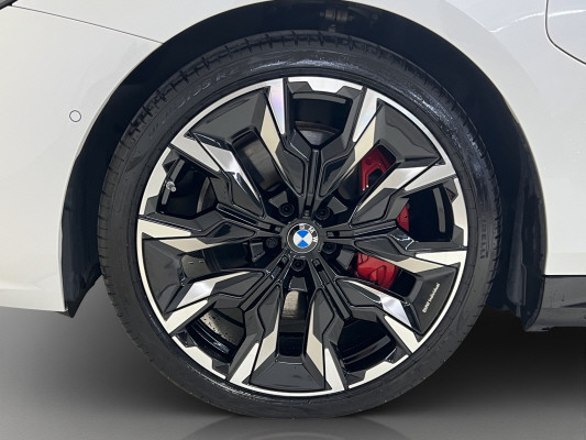 BMW 550e xDr M Sport Pro Tour-image-7