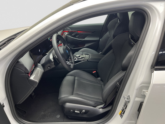 BMW 550e xDr M Sport Pro Tour-image-8
