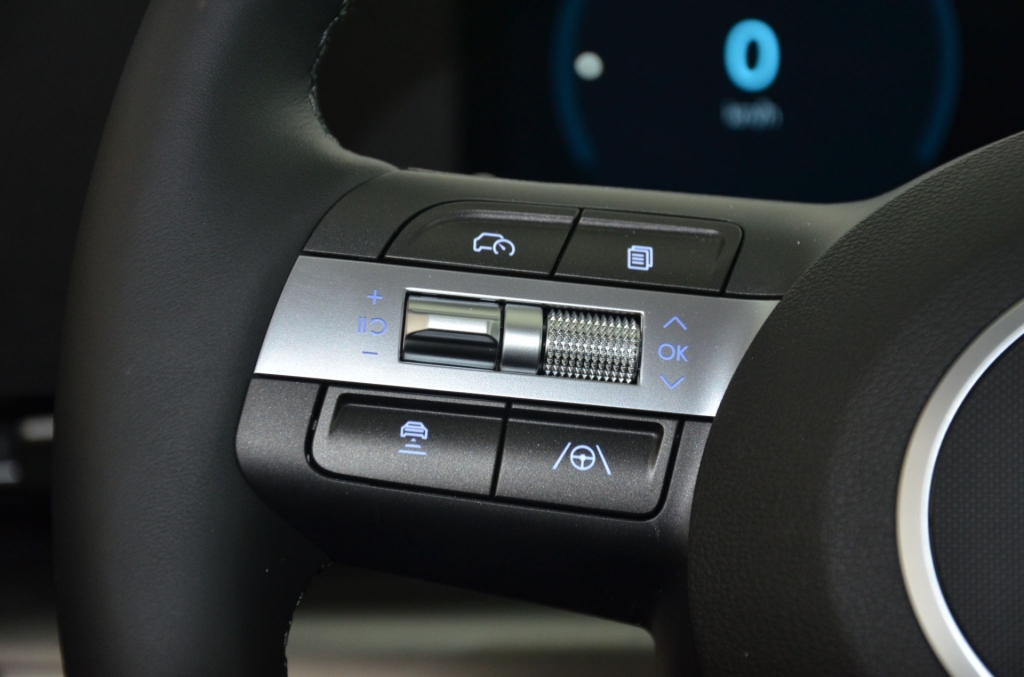 HYUNDAI Kona EV 64.8 kWh Premium *360°*-image-20