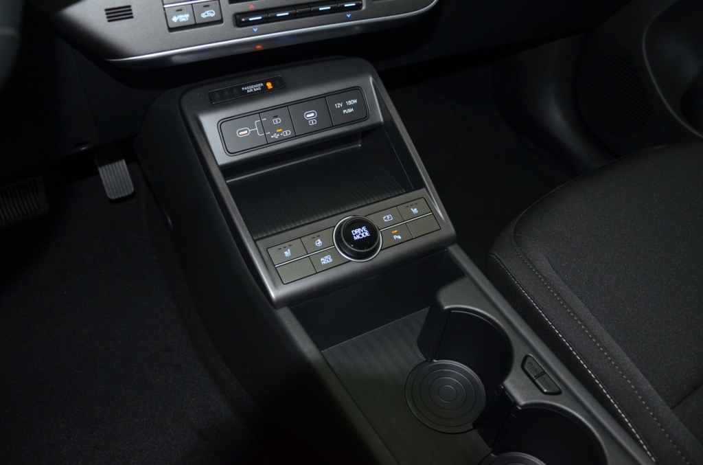 HYUNDAI Kona EV 64.8 kWh Premium *360°*-image-24
