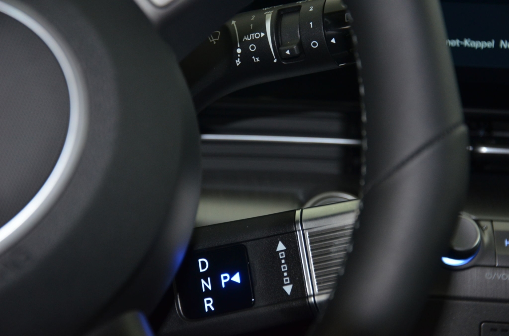 HYUNDAI Kona EV 64.8 kWh Premium *360°*-image-21