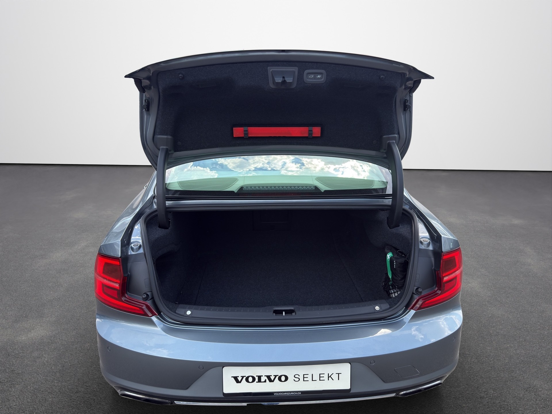 VOLVO S90 2.0 T6 Inscription AWD-image-14
