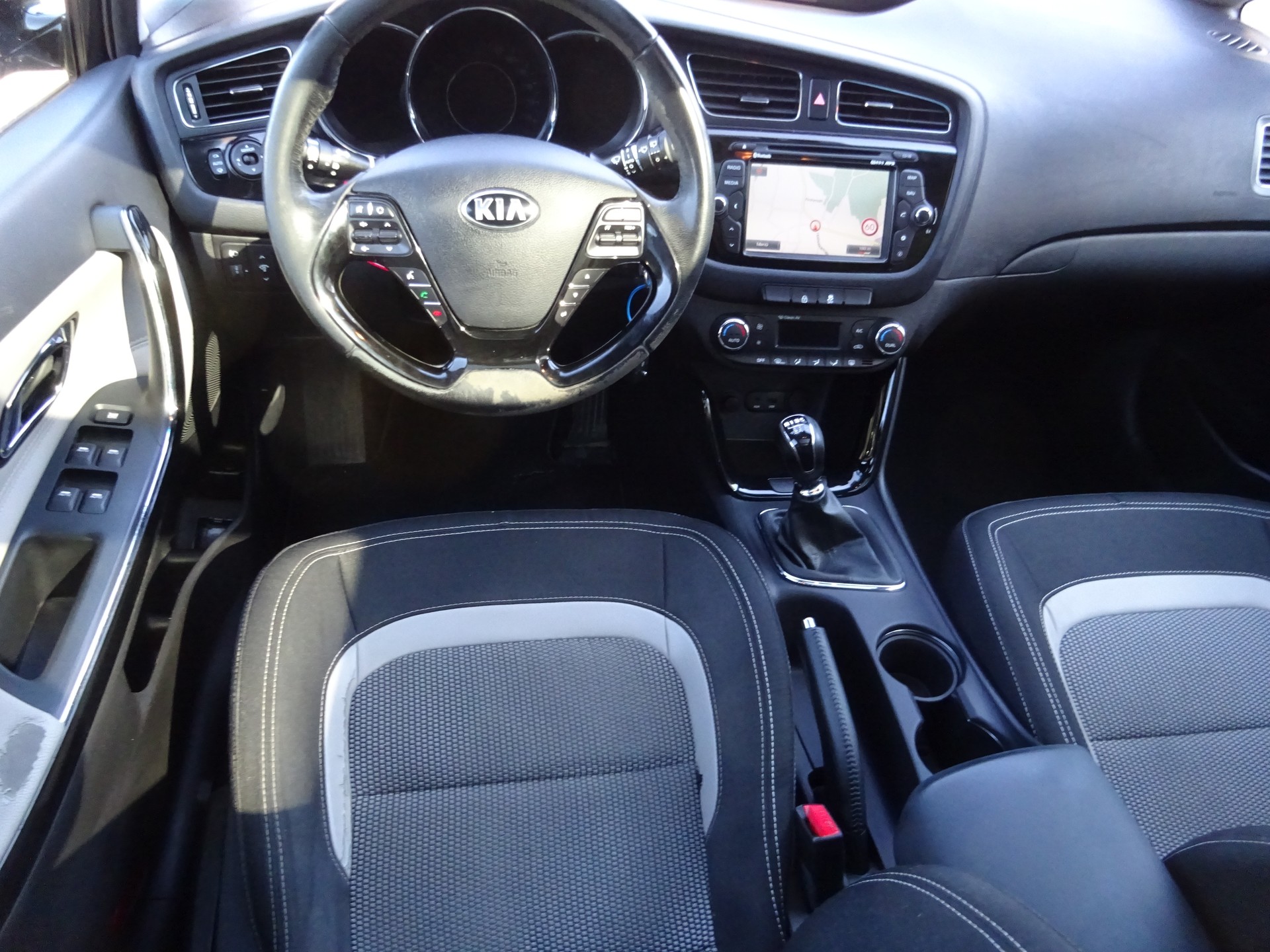 KIA Cee'd Sportswagon 1.6 GDi Style - MFK 23.6.2026 - Panoramadach-image-8