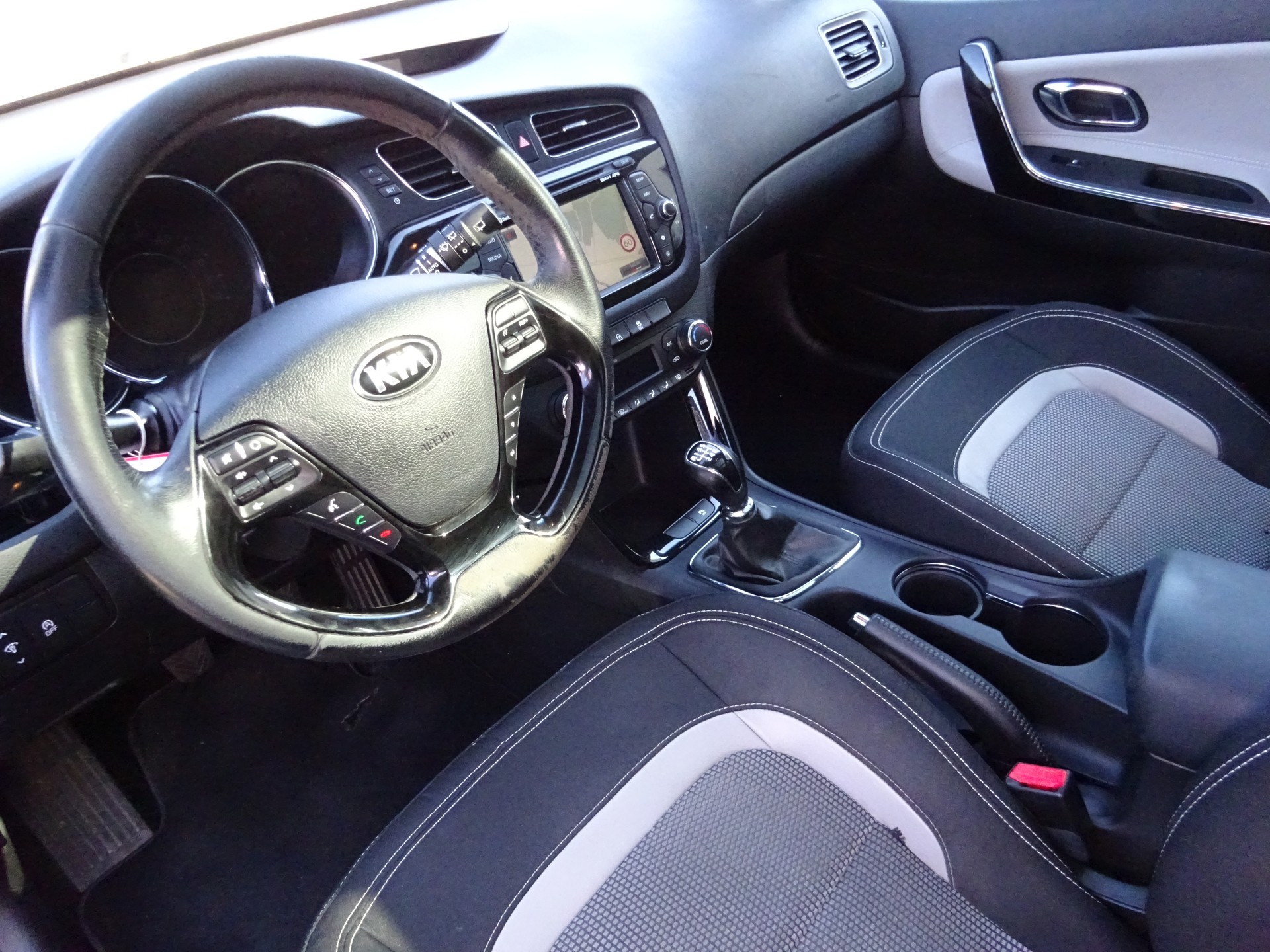 KIA Cee'd Sportswagon 1.6 GDi Style - MFK 23.6.2026 - Panoramadach-image-6