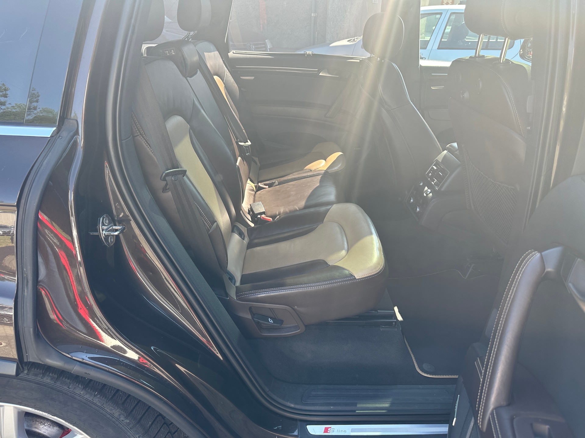 AUDI Q7 4.2 TDI quattro tiptronic-image-13