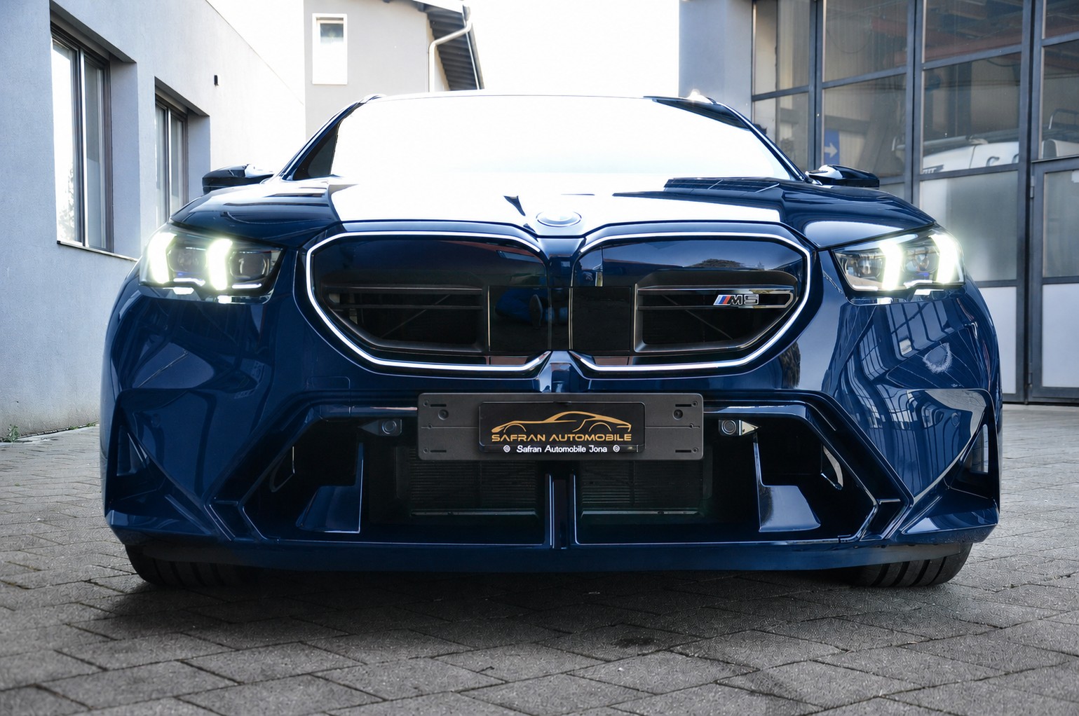 BMW M5 xDrive