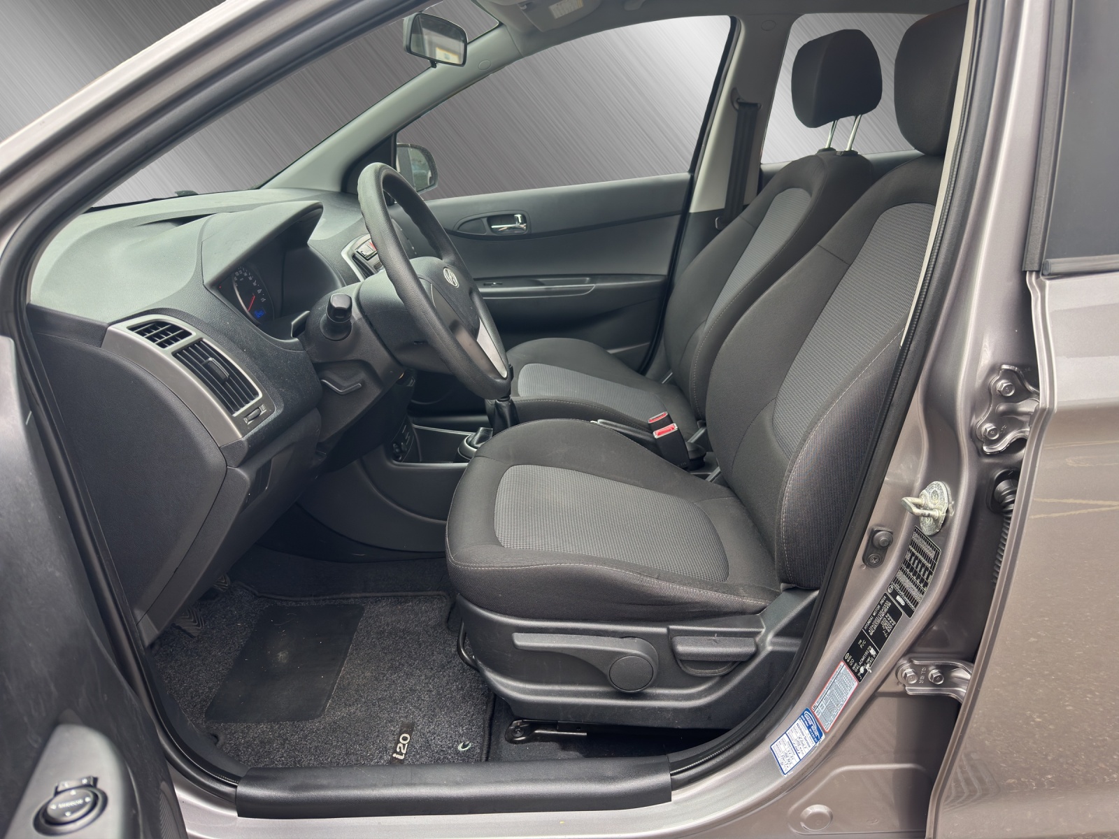 HYUNDAI i20 1.2 Comfort-image-7