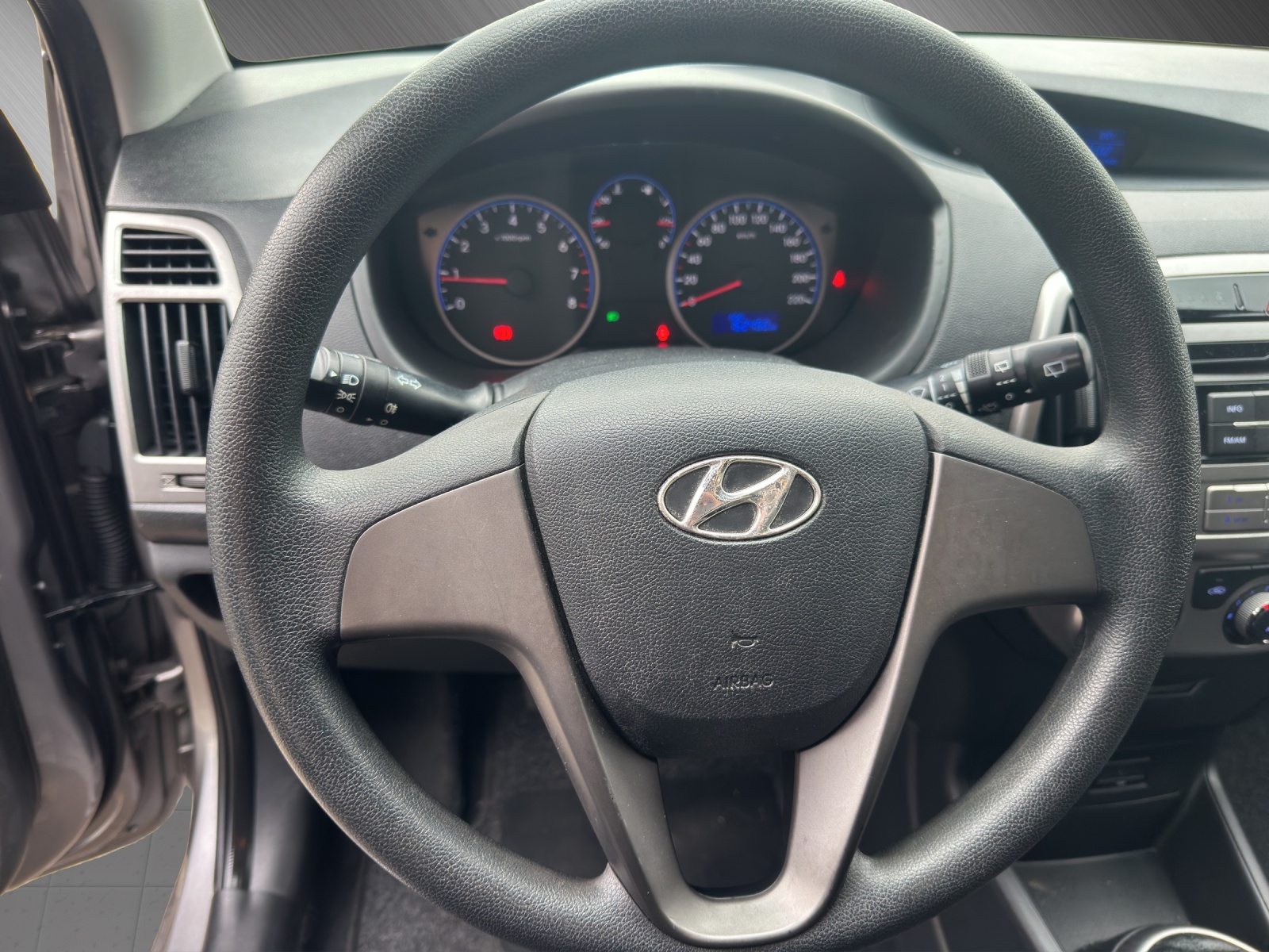 HYUNDAI i20 1.2 Comfort-image-8