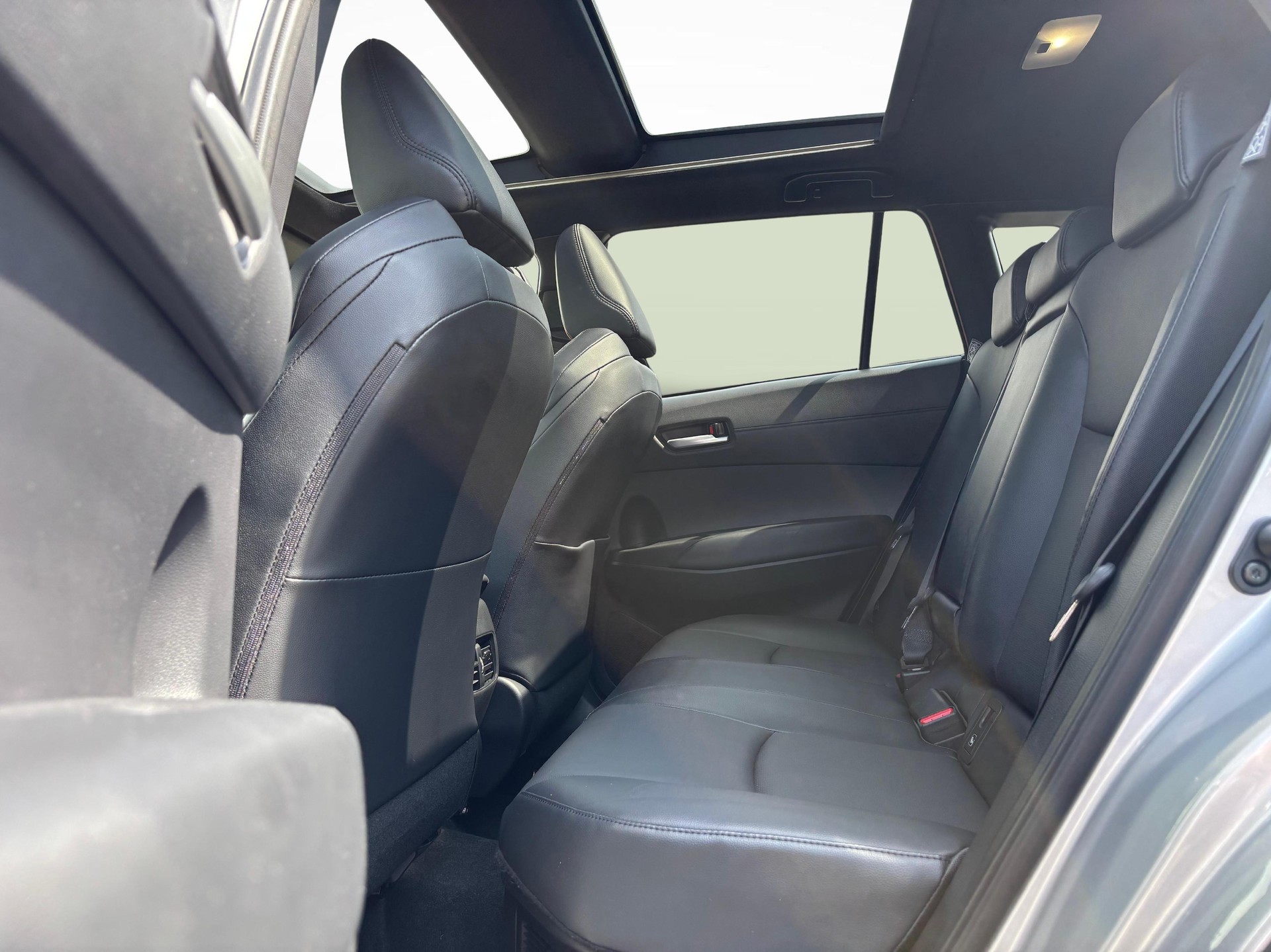 TOYOTA Corolla Cross 2.0 HSD Comfort AWD-i-image-6