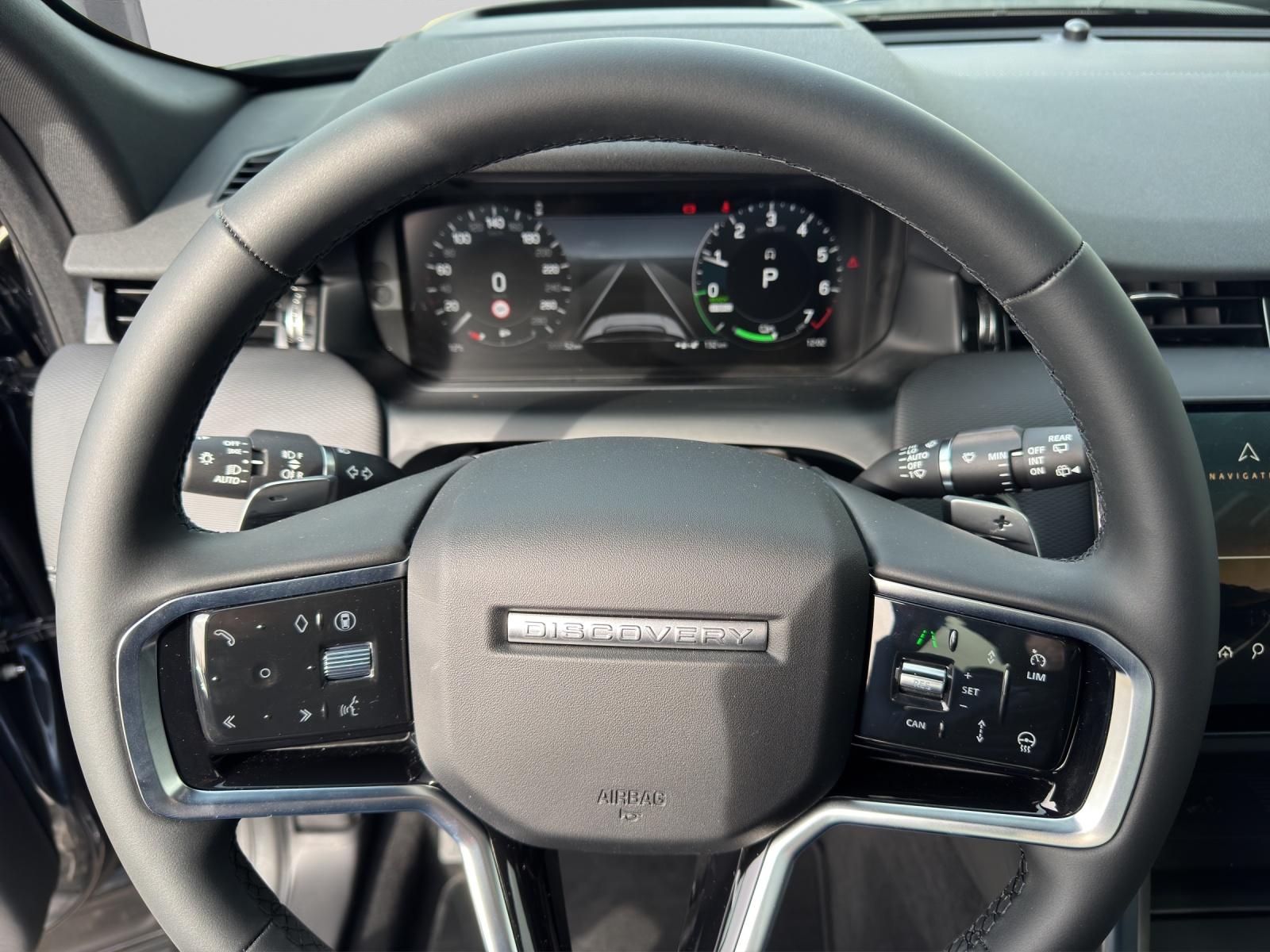 LAND ROVER Discovery Sport 1.5 T 270e Dynamic SE Plug In Hybrid-image-8