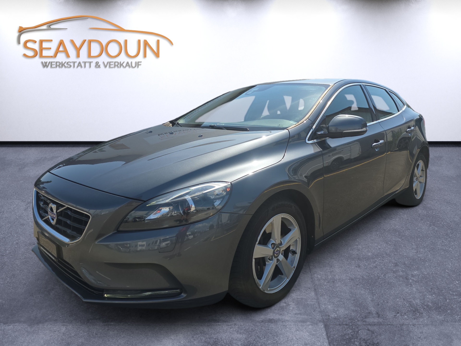 VOLVO V40 D3 Geartronic-image-0