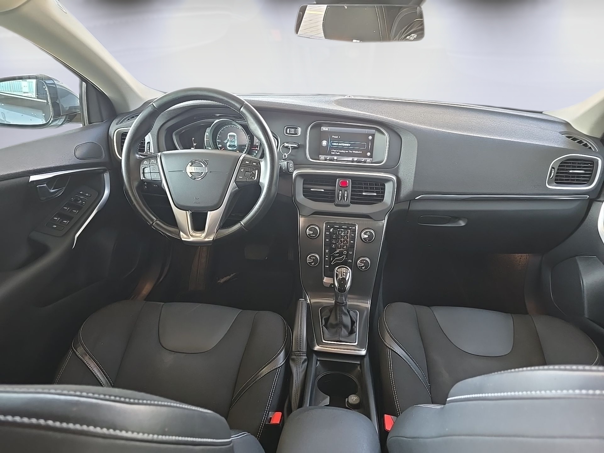VOLVO V40 D3 Geartronic-image-10