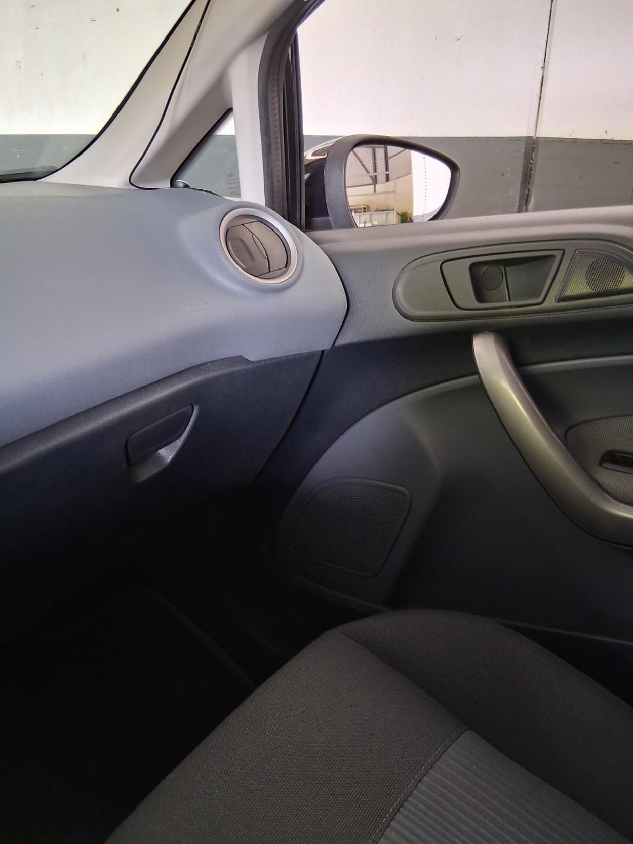 FORD Fiesta 1.4 16V Trend-image-13